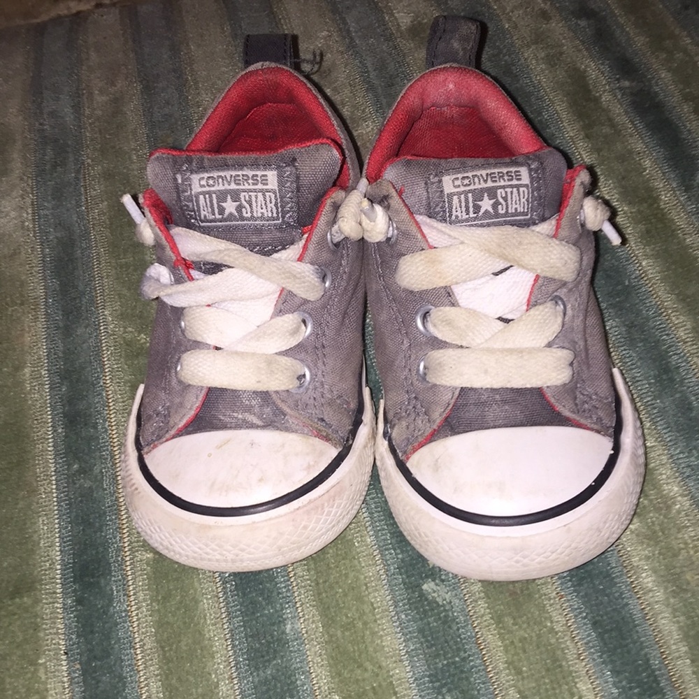 Infant converse shoes size 6